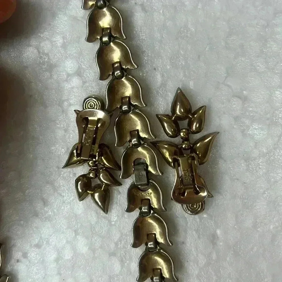 Trifari Necklace Earrings Set Gold Tone Vtg Alfred Phillipe sleek collectable - Picture 4 of 4